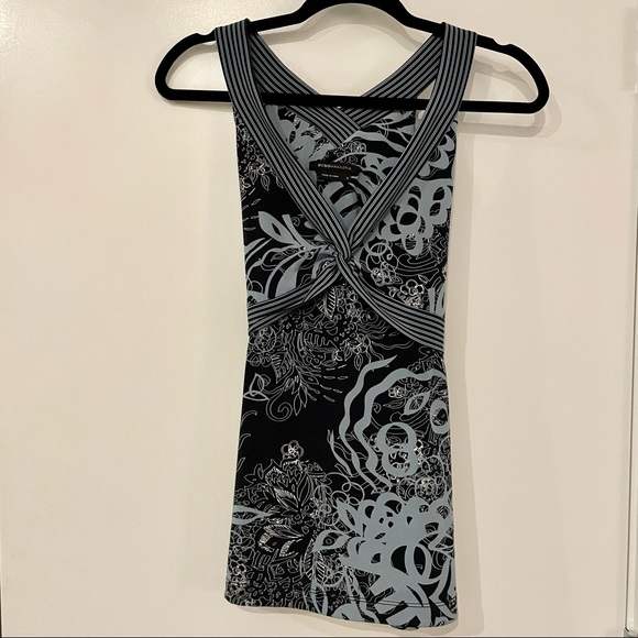 BCBGMaxAzria Blue Printed Sleeveless Wrap Top Size Small - Picture 8 of 15